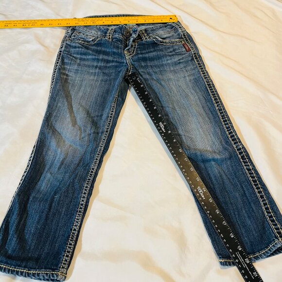 Womens Silver Capri Jeans Suki Distressed Blue Wash Size 26 - Picture 6 of 8